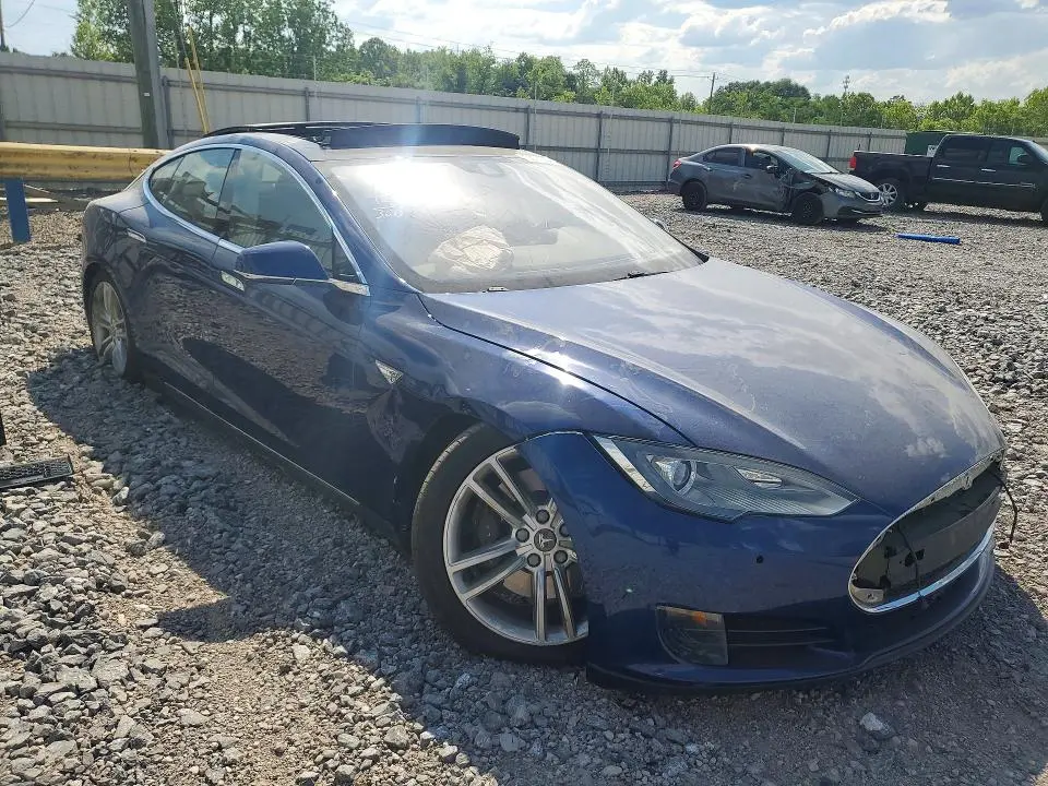 2015 TESLA MODEL S   