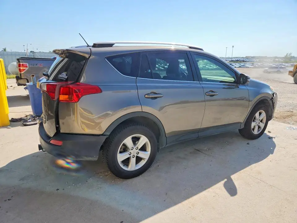 2014 TOYOTA RAV4 XLE  