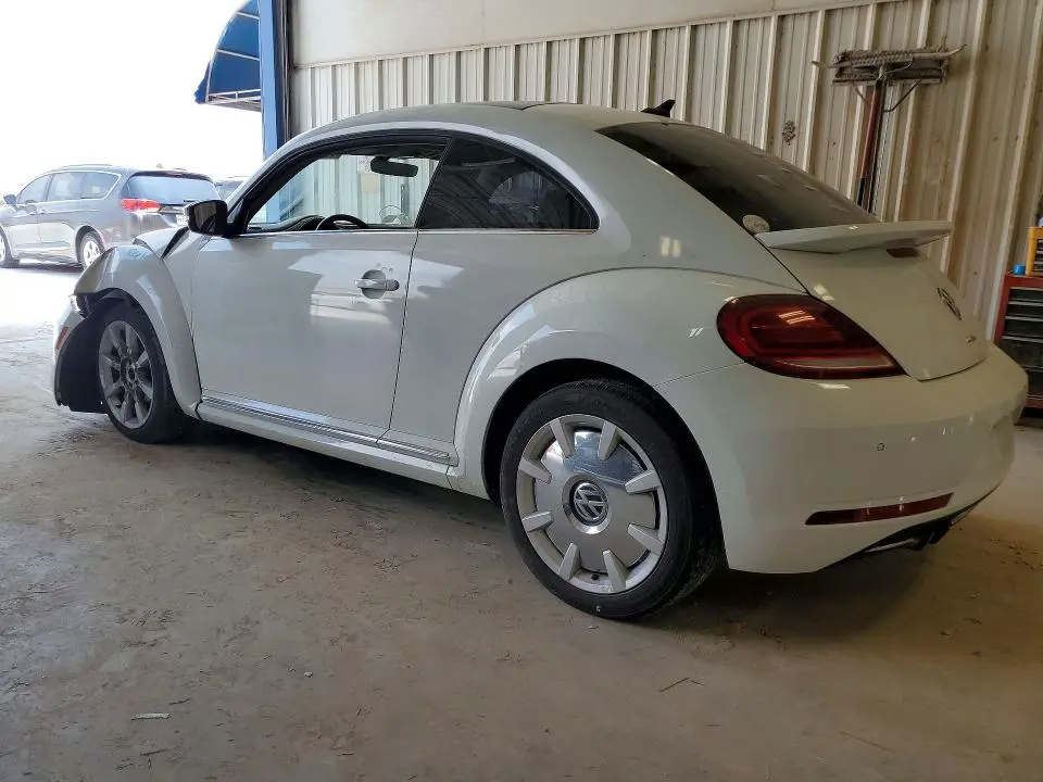 2019 VOLKSWAGEN BEETLE SE  