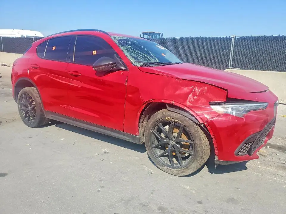 2021 ALFA ROMEO STELVIO SPORT  