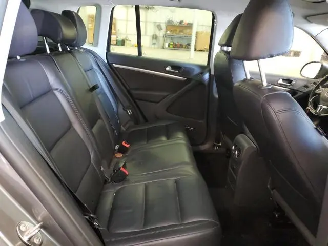 2012 VOLKSWAGEN TIGUAN S  