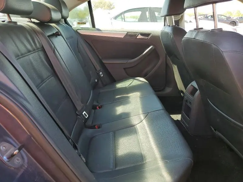 2013 VOLKSWAGEN JETTA SE  