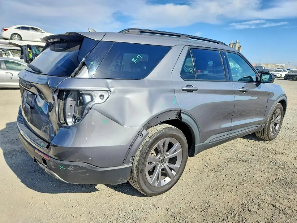 2021 FORD EXPLORER XLT  