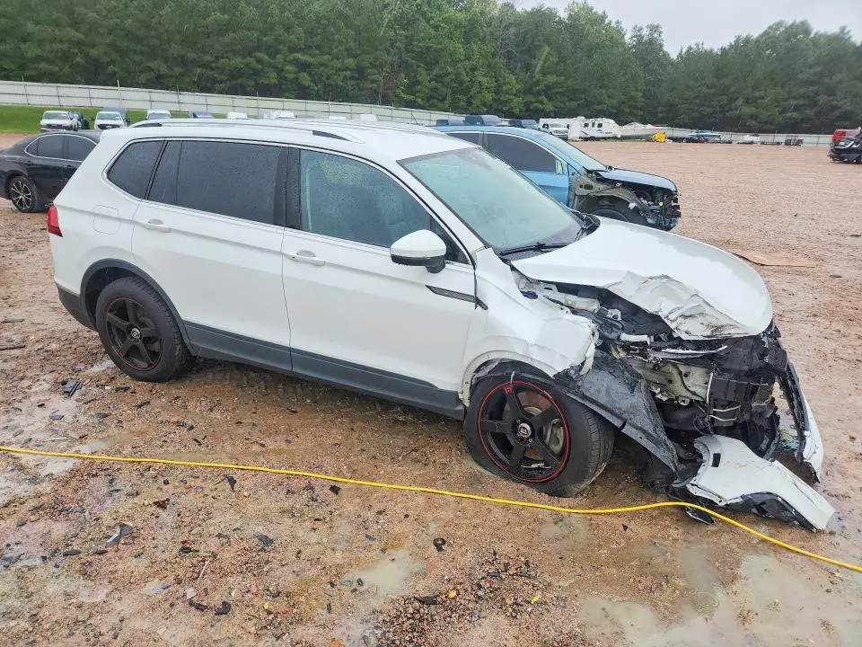 2022 VOLKSWAGEN TIGUAN SE  