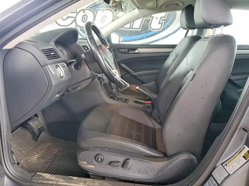 2015 VOLKSWAGEN PASSAT SE  