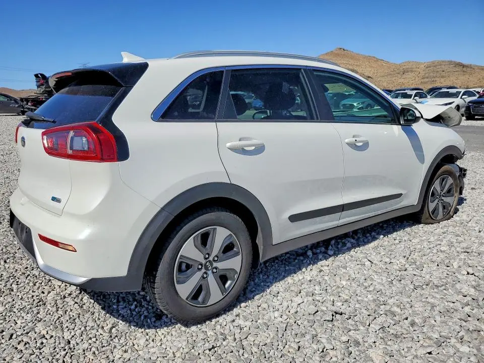 2017 KIA NIRO LX  