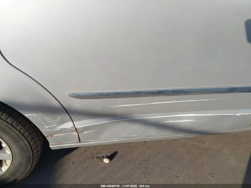 2011 CHRYSLER TOWN & COUNTRY TOURING-L