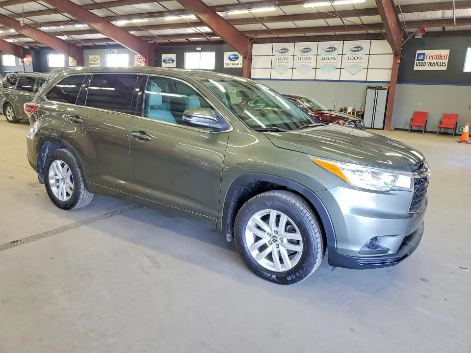 2016 TOYOTA HIGHLANDER LE  