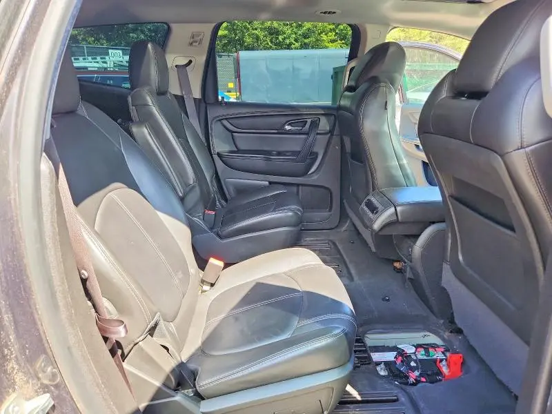 2014 CHEVROLET TRAVERSE LT  