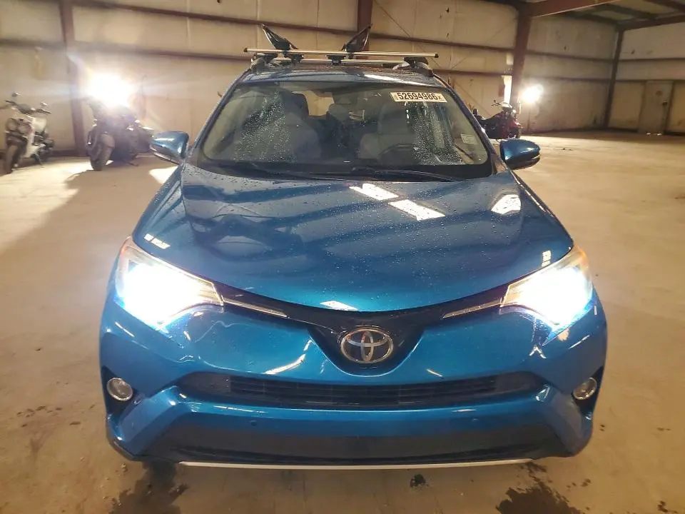 2018 TOYOTA RAV4 XLE  