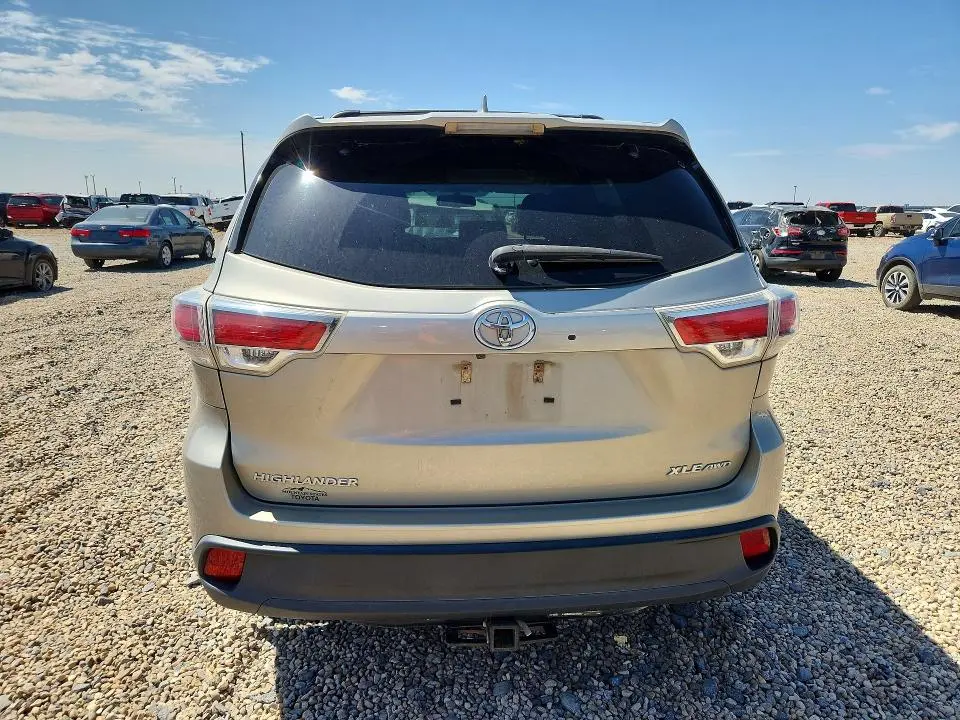 2016 TOYOTA HIGHLANDER XLE  