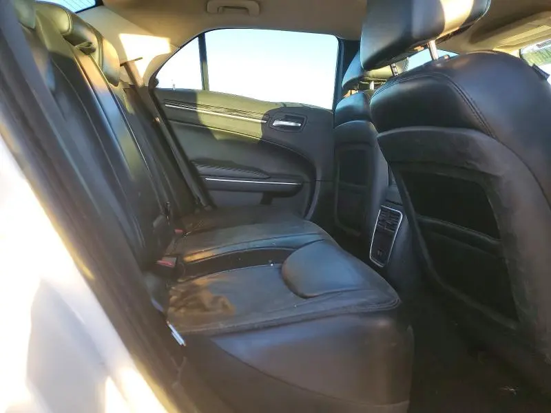 2016 CHRYSLER 300 LIMITED  