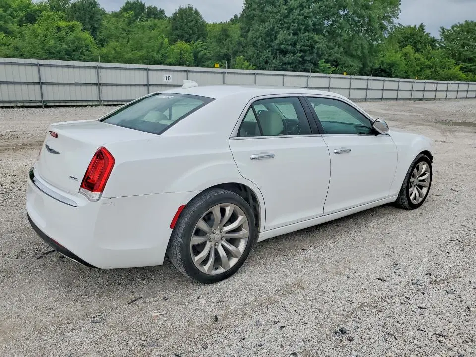 2019 CHRYSLER 300 LIMITED  