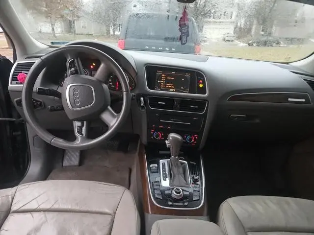 2011 AUDI Q5 PREMIUM PLUS  