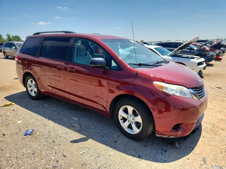 2011 TOYOTA SIENNA LE  