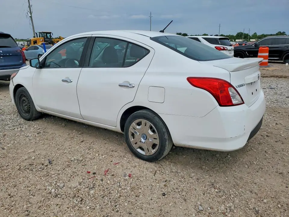 2019 NISSAN VERSA SV  