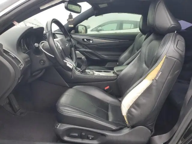 2021 INFINITI Q60 LUXE  