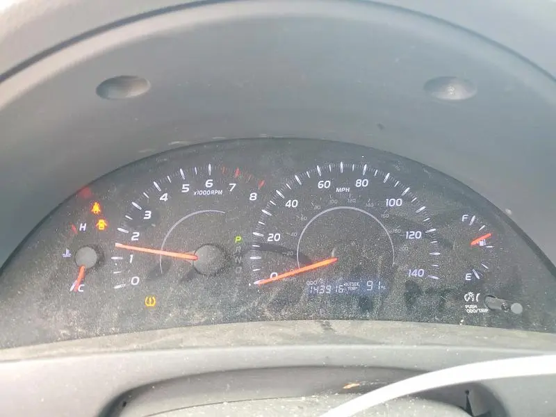 2010 TOYOTA CAMRY LE  