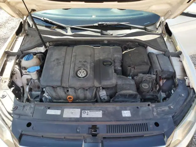 2013 VOLKSWAGEN PASSAT SE  