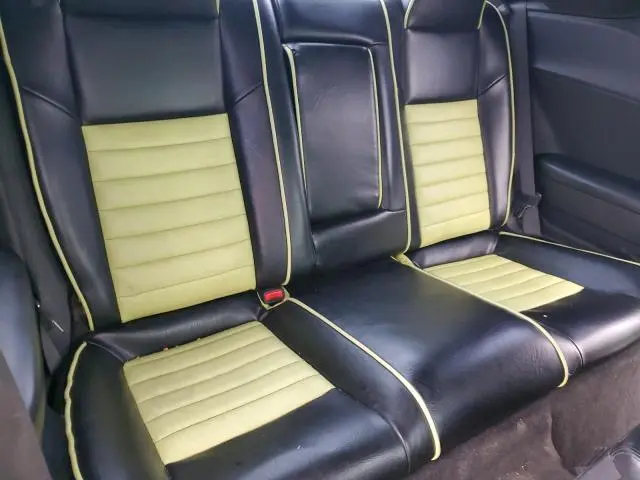 2010 DODGE CHALLENGER SE  