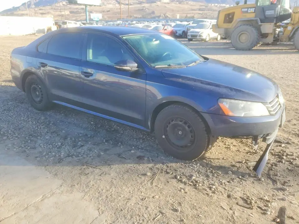 2012 VOLKSWAGEN PASSAT S  