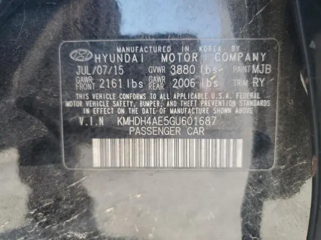 2016 HYUNDAI ELANTRA SE  
