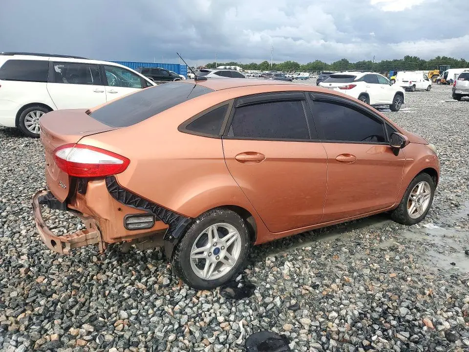 2017 FORD FIESTA SE  