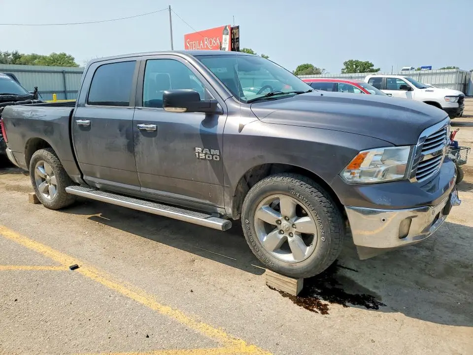 2017 RAM 1500 SLT  