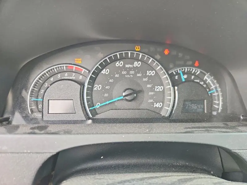2013 TOYOTA CAMRY XLE  