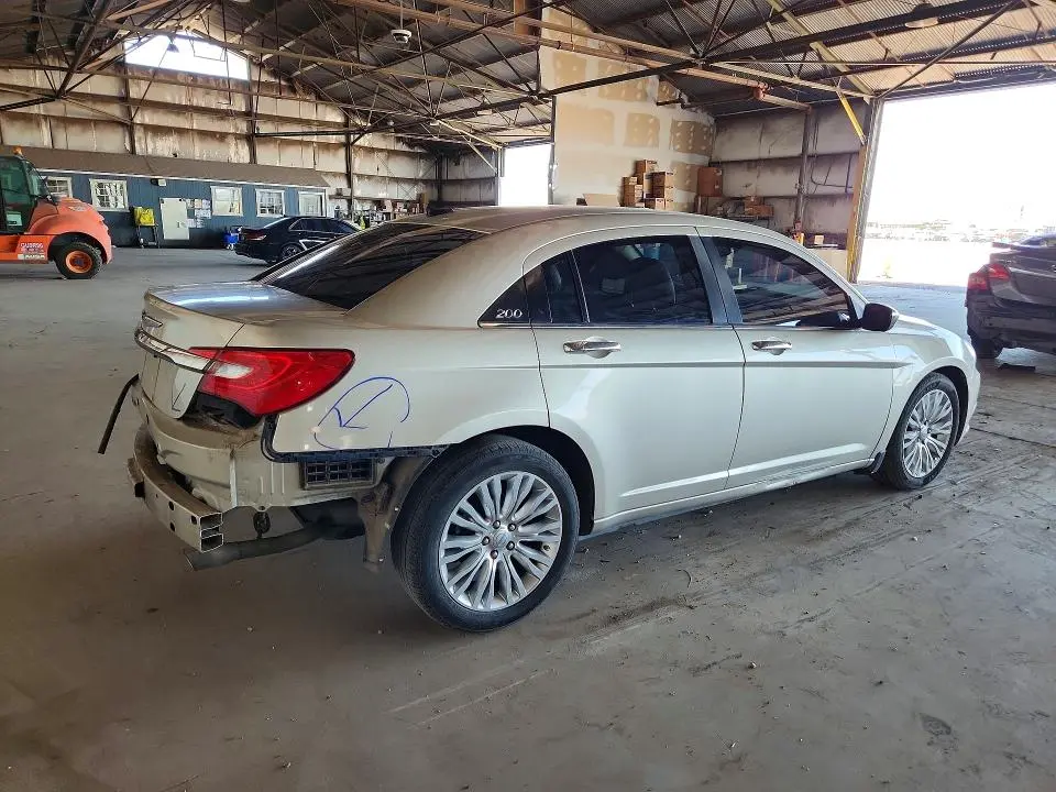 2013 CHRYSLER 200 LIMITED  