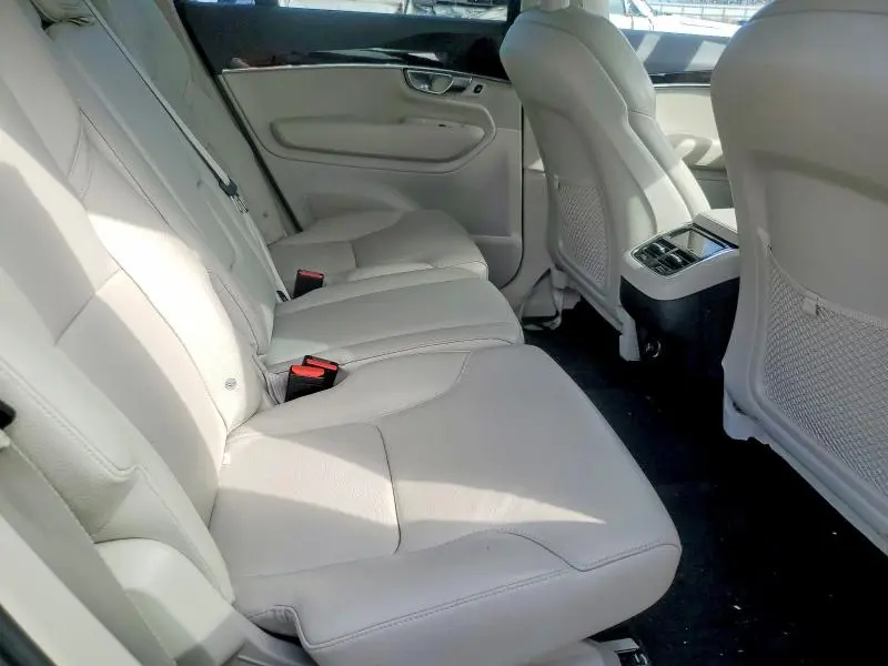 2018 VOLVO XC90 T6  