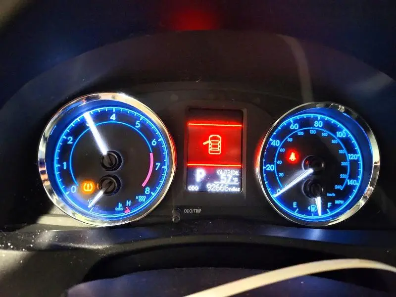 2017 TOYOTA COROLLA LE  