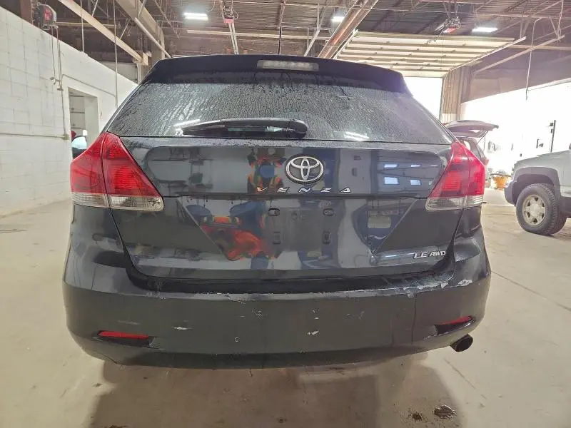 2013 TOYOTA VENZA LE  