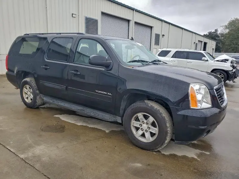 2011 GMC YUKON XL K1500 SLE  