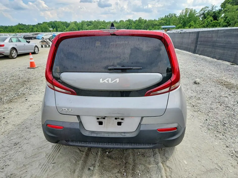 2022 KIA SOUL LX  