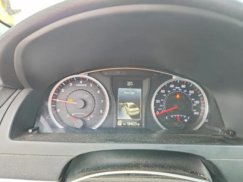 2016 TOYOTA CAMRY SE  