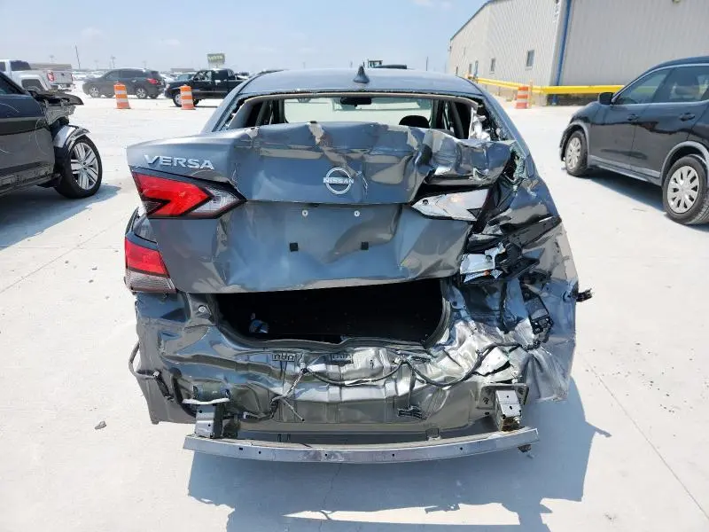 2023 NISSAN VERSA SV  