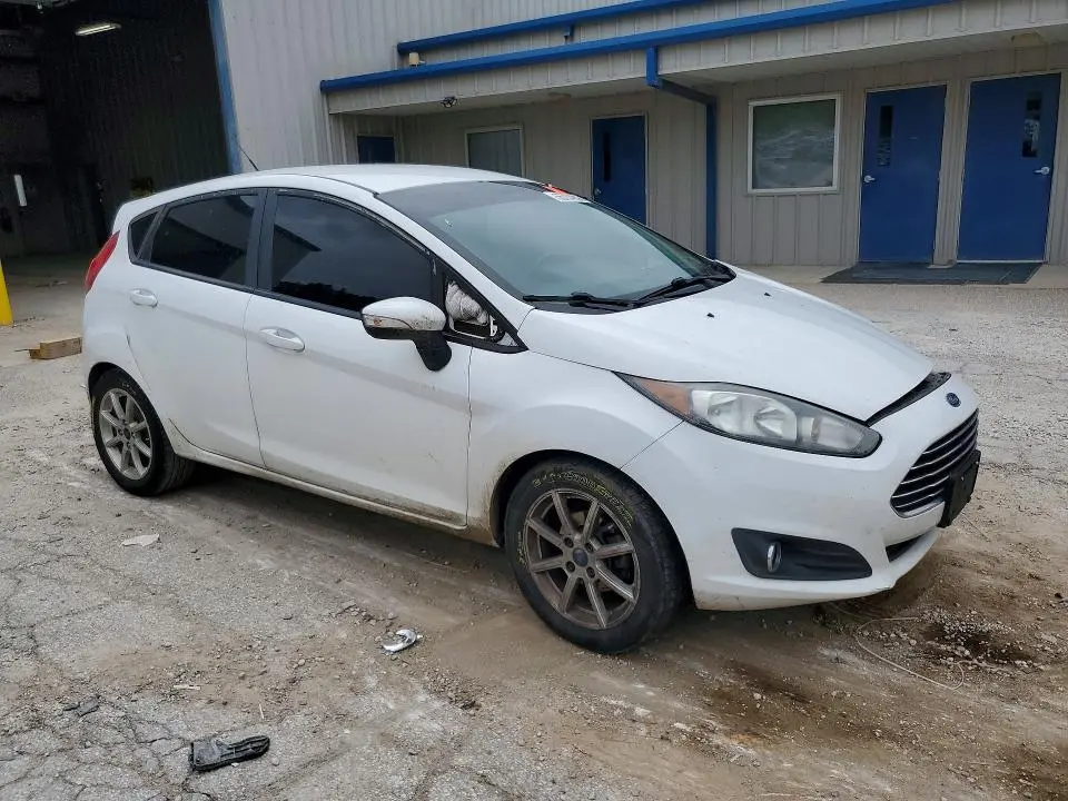 2016 FORD FIESTA SE  