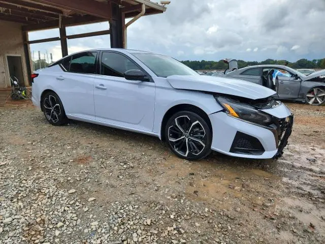 2023 NISSAN ALTIMA SR  