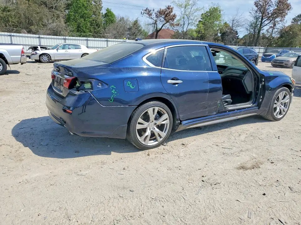 2015 INFINITI Q70L 3.7  