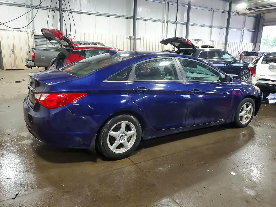 2012 HYUNDAI SONATA GLS  