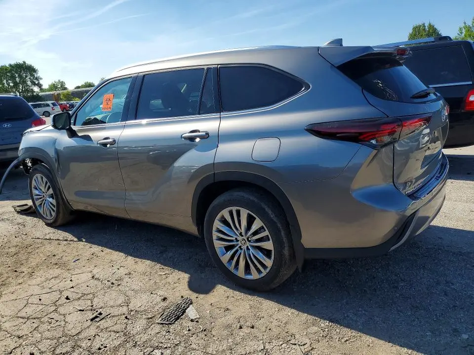 2025 TOYOTA HIGHLANDER PLATINUM  