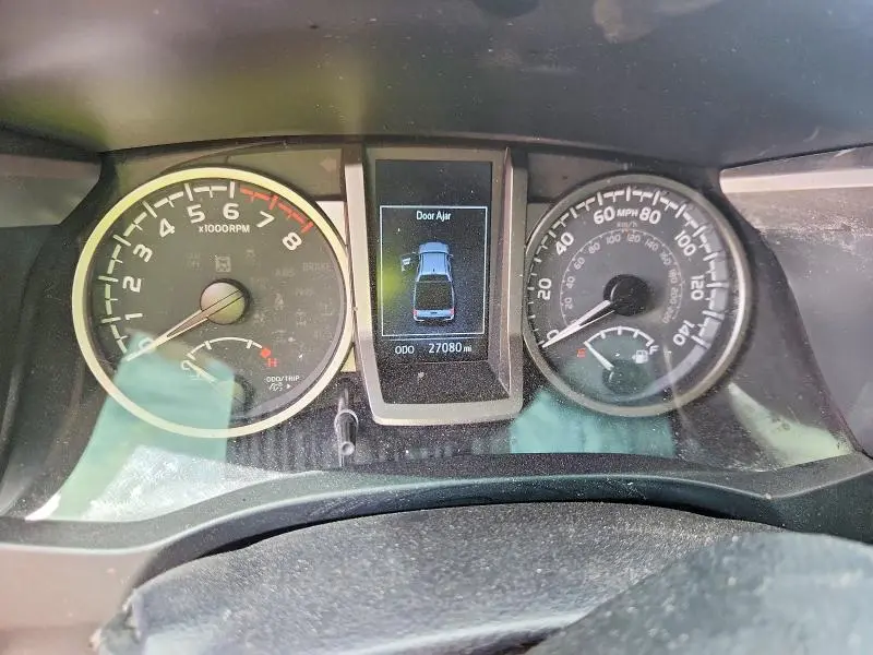 2022 TOYOTA TACOMA SR5 V6  