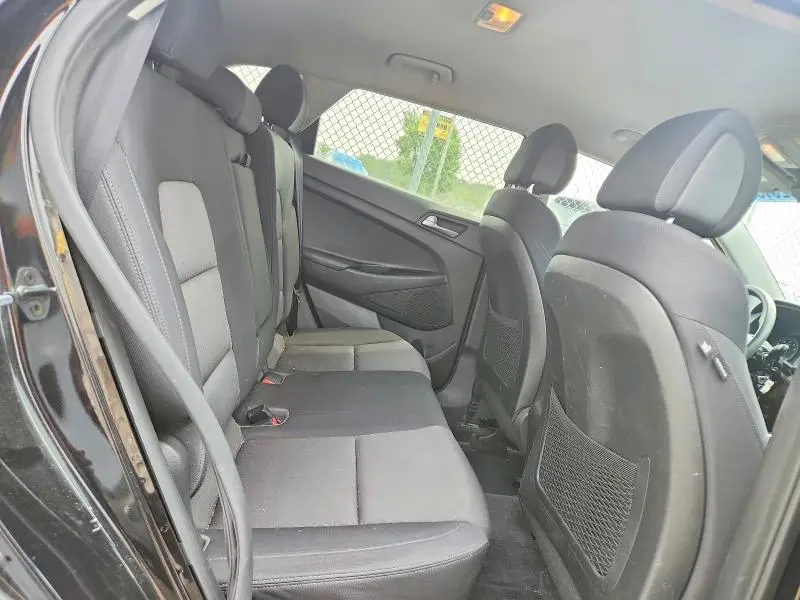 2017 HYUNDAI TUCSON SE  