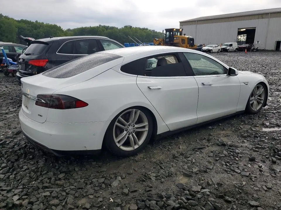 2015 TESLA MODEL S   