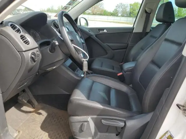 2010 VOLKSWAGEN TIGUAN   