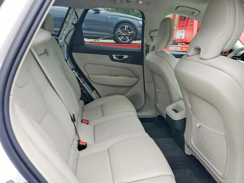2024 VOLVO XC60 PLUS  