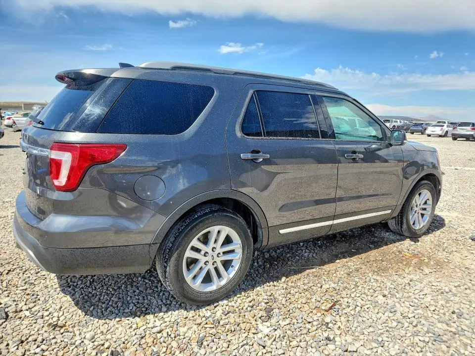 2017 FORD EXPLORER XLT  