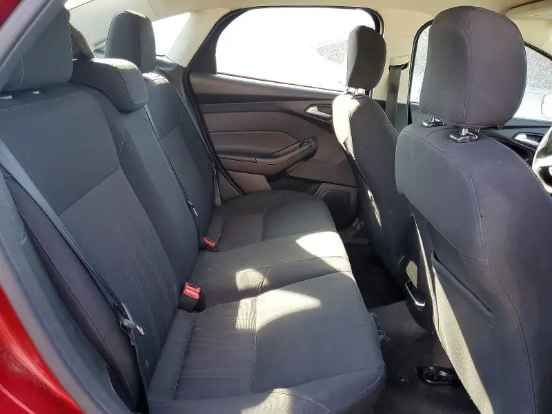 2017 FORD FOCUS SE  