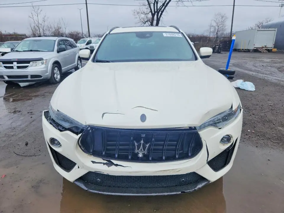 2019 MASERATI LEVANTE GTS  
